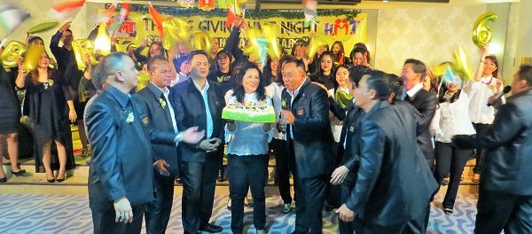 Peniupan Lilin Kue Ulang Tahun Ke-6 HMT