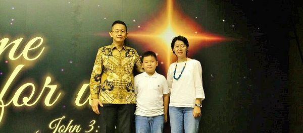 indra-susanto-bersama-keluarga