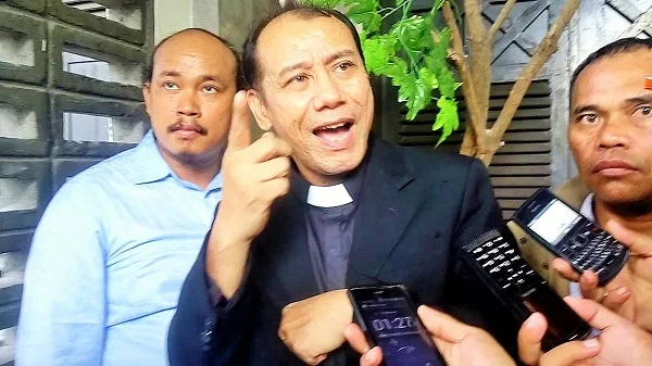 Ratapan Calon Ephorus HKBP Pdt Saut Sirait di Sinode Godang HKBP 2016: TIGA MENTERI TAK SATUPUN HADIR, “KELAS HKBP” DIPERTANYAKAN