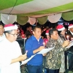 RIBUAN MASYARAKAT SIBORONGBORONG RAYAKAN 15 MENIT KIDUNG NATAL