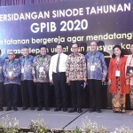 Ketua MPR RI bersama Bupati Bogor, Ketum Sinode GPIB, Ketua Panitia Pelaksana PST GPIB 2020 bersama jajaran pengurus GPIB