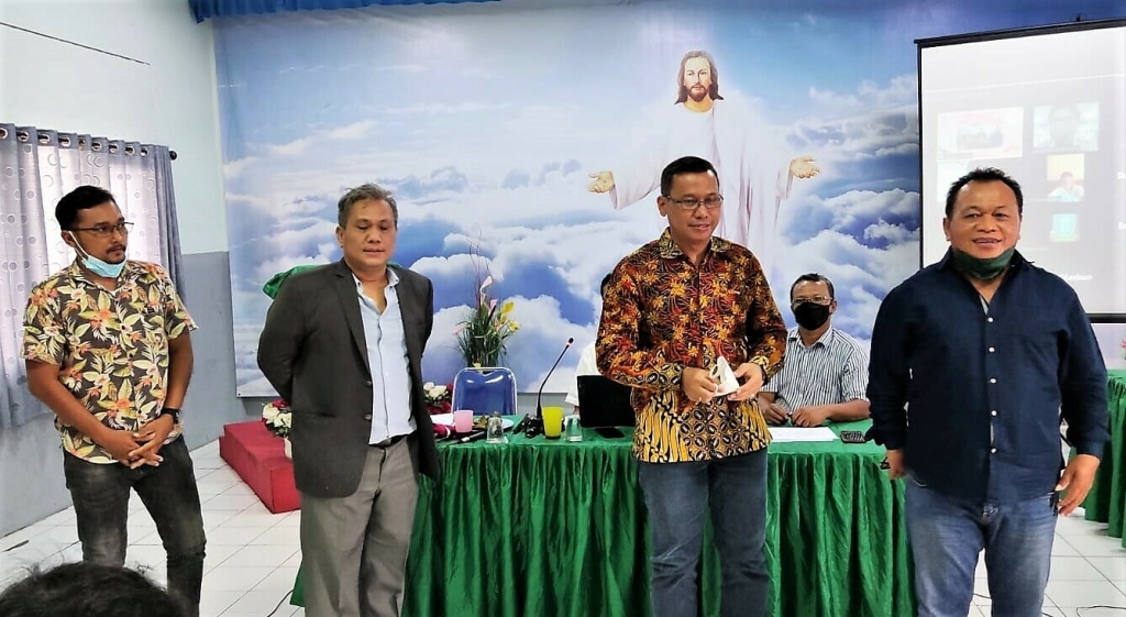 Pimpinan BKS Pria GKPI Daerah 1 Jabodetabec terpilih. Dari Kanan: Pargaulan Marbun, Robert Silaen dan Rommel Pakpahan